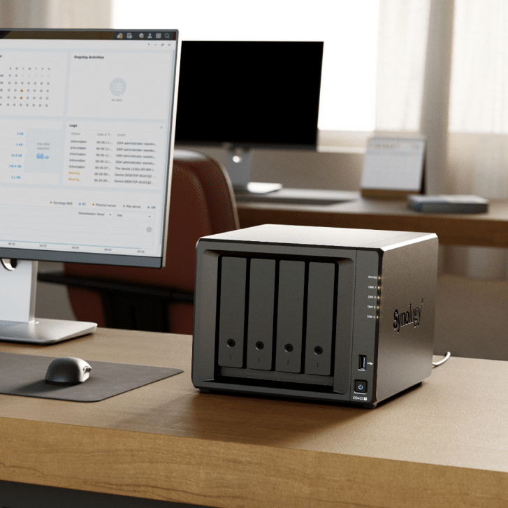 Synology DiskStation NAS de secretária num ambiente de escritório